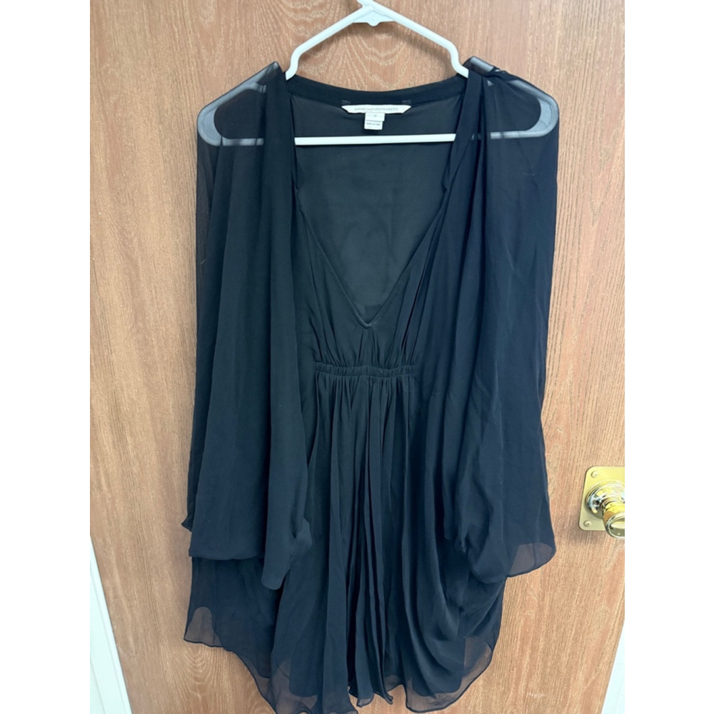 Women's Diane von Furstenberg Black Dress Size 12 flutter flowy